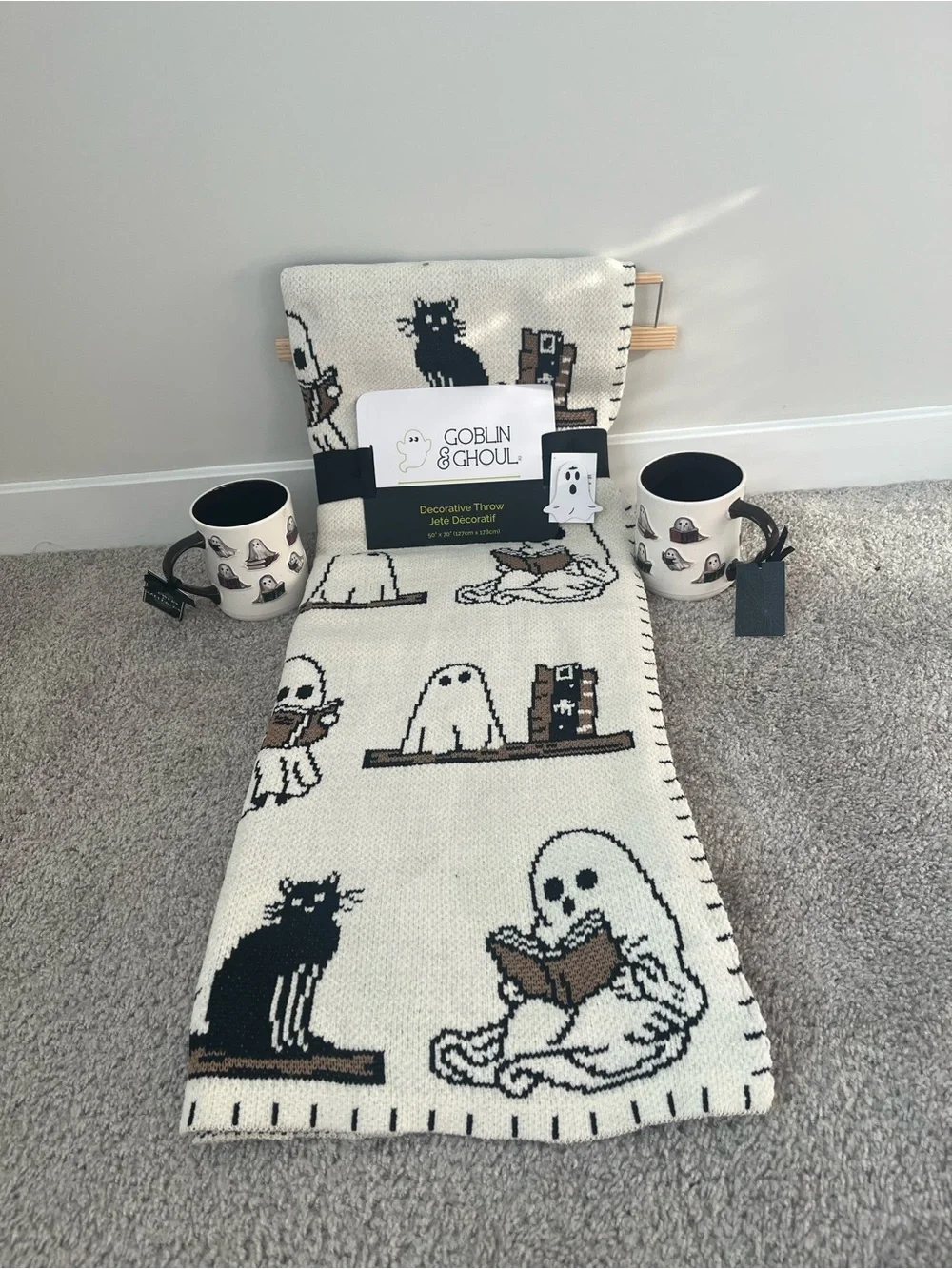 NWT Viral Halloween Goblin & Ghoul Ghost Reading Book Black Cat Throw 2 mugs